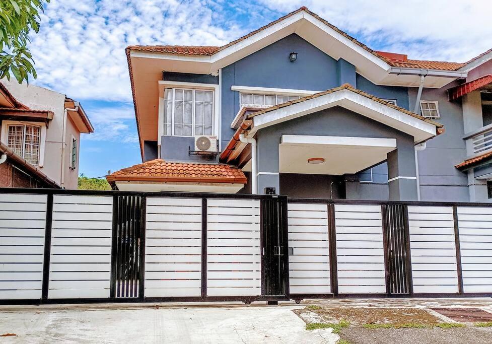 Tenang Retreat Holiday Home 3Bedroom 3Bath 2Parking Kajang Exteriér fotografie